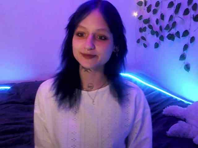 EsterErdmond webcam