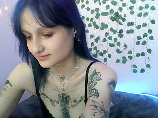 EsterErdmond webcam