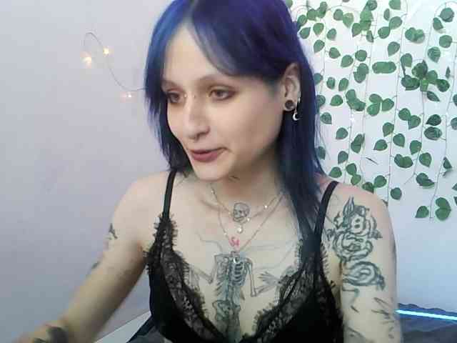 EsterErdmond webcam