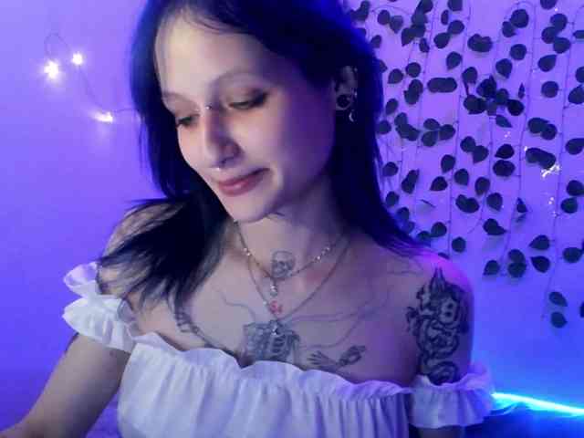EsterErdmond webcam