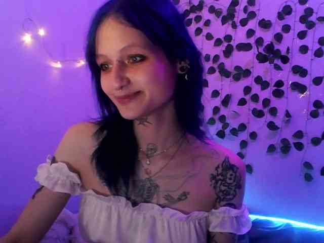 EsterErdmond webcam