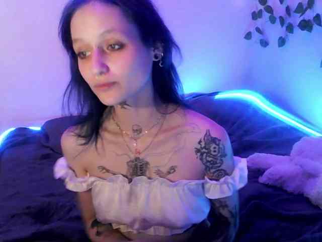 EsterErdmond webcam