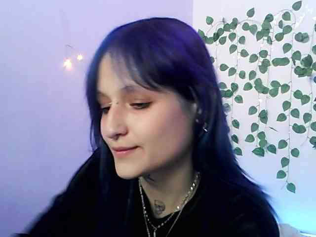 EsterErdmond webcam