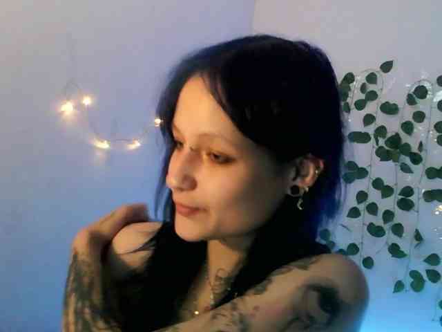 EsterErdmond webcam