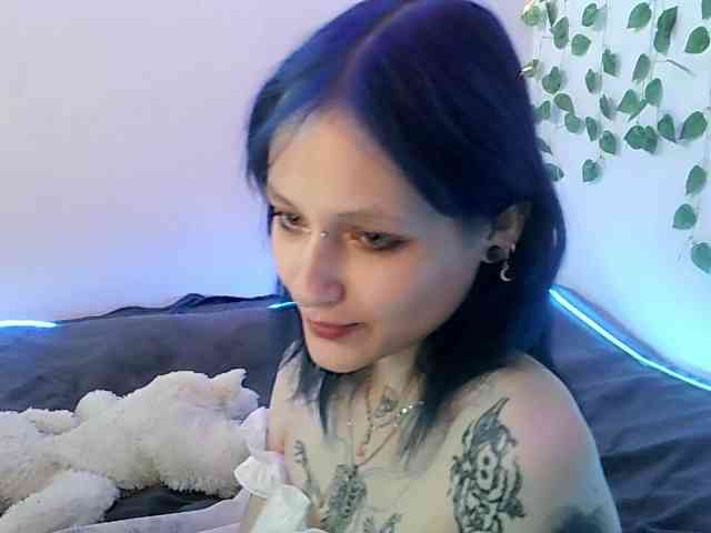 EsterErdmond webcam