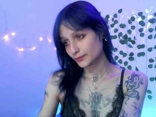EsterErdmond webcam