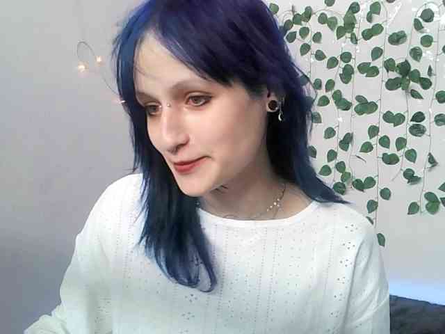 EsterErdmond webcam