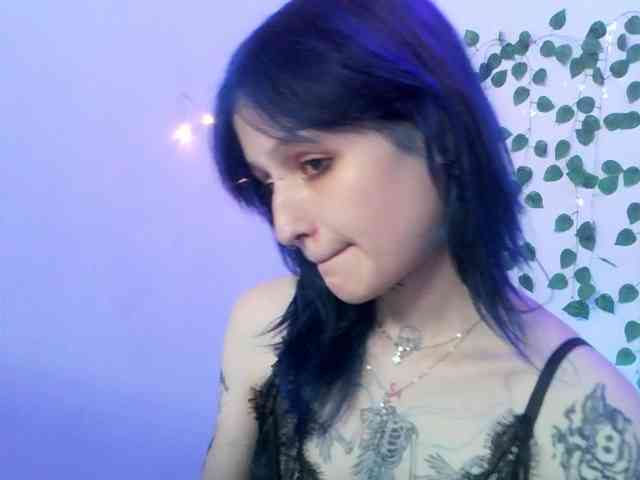 EsterErdmond webcam
