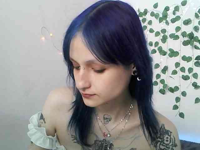 EsterErdmond webcam