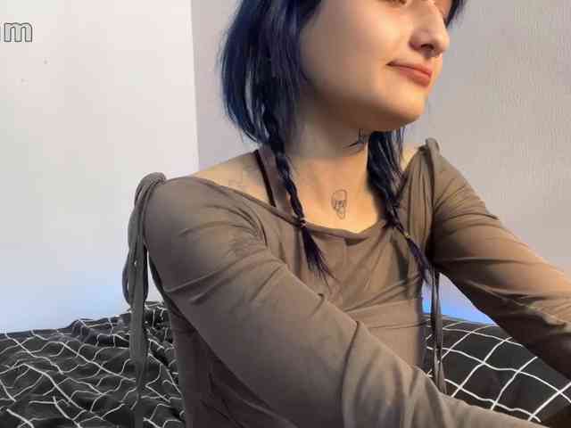 EsterErdmond webcam