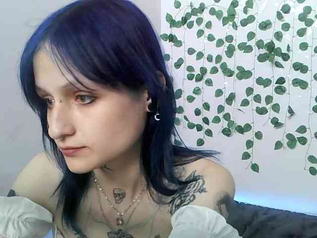 EsterErdmond webcam