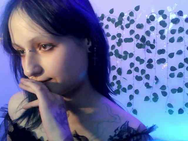 EsterErdmond webcam