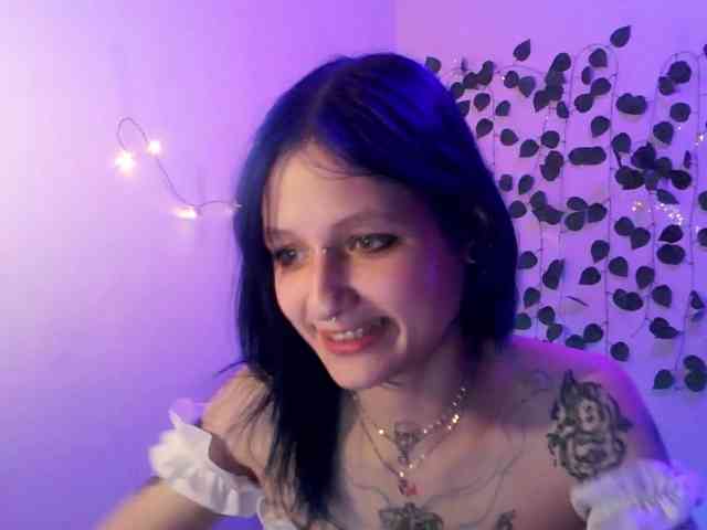 EsterErdmond webcam
