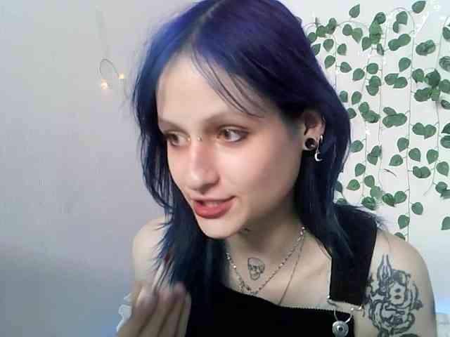 EsterErdmond webcam