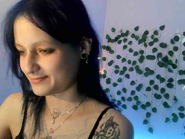 EsterErdmond webcam