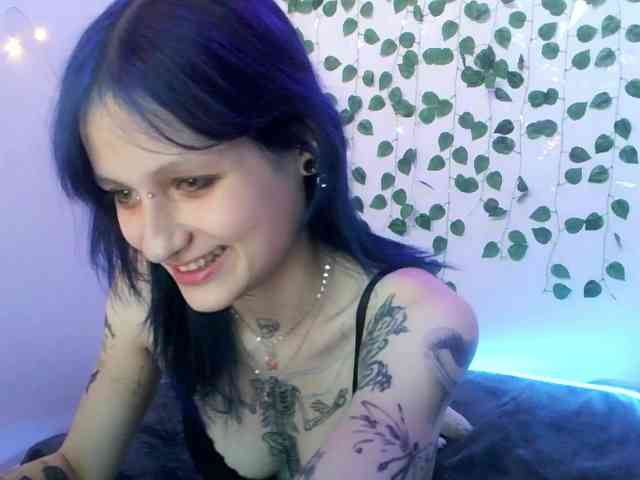 EsterErdmond webcam
