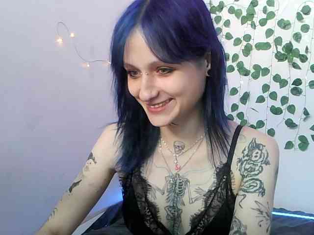 EsterErdmond webcam