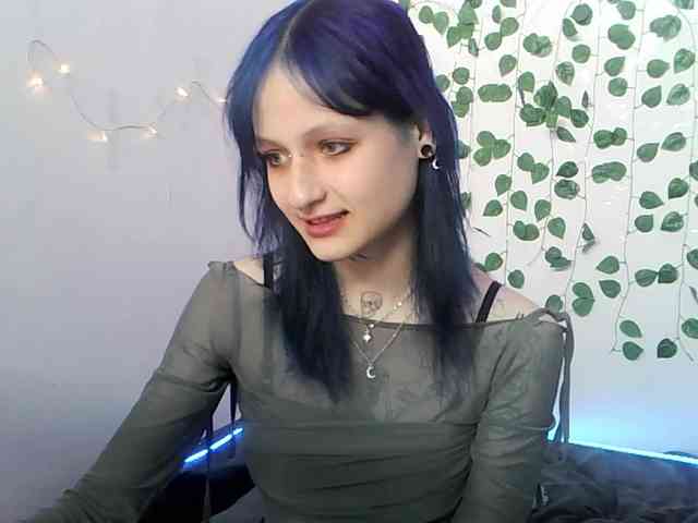 EsterErdmond webcam