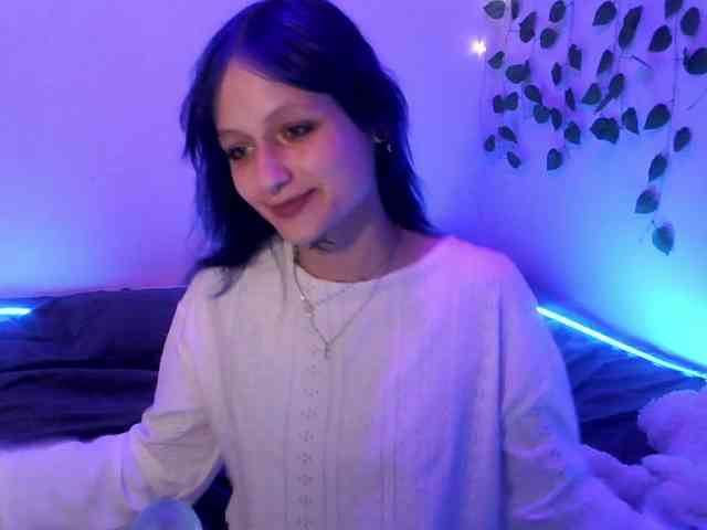 EsterErdmond webcam