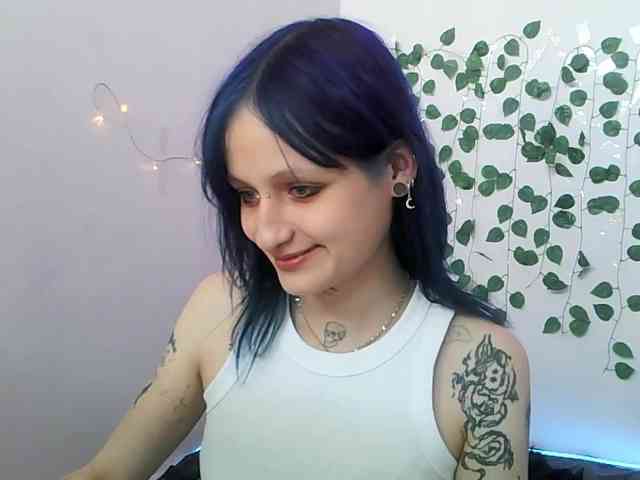 EsterErdmond webcam