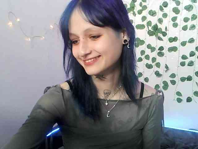 EsterErdmond webcam