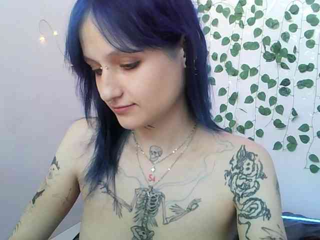 EsterErdmond webcam