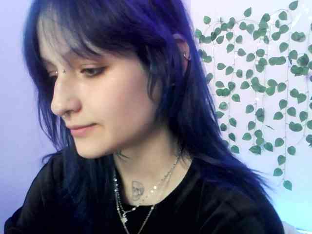 EsterErdmond webcam