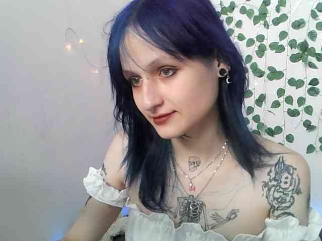 EsterErdmond webcam