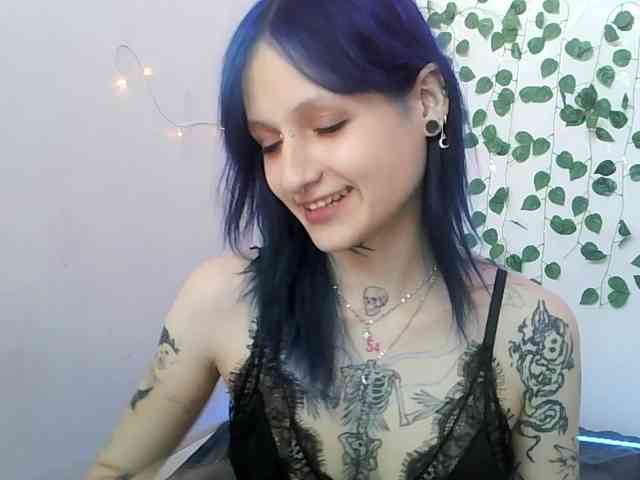 EsterErdmond webcam