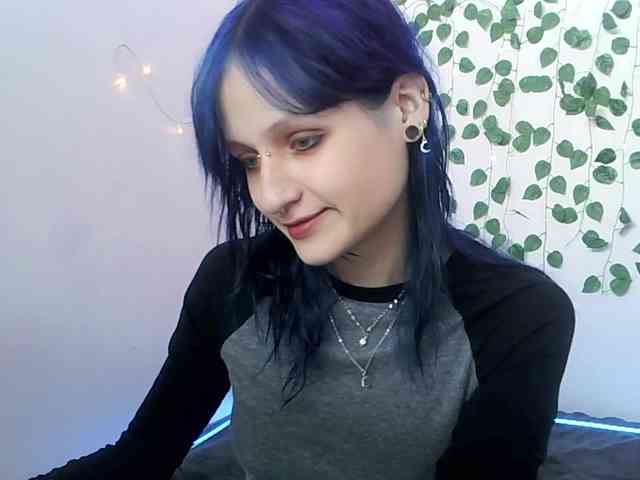 EsterErdmond webcam