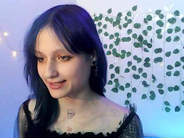 EsterErdmond webcam