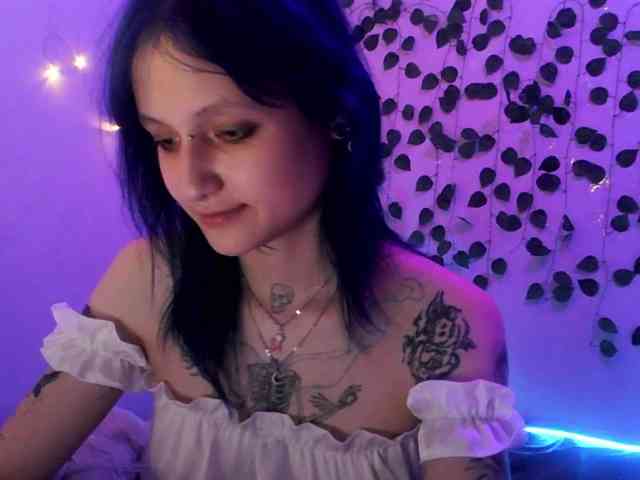 EsterErdmond webcam
