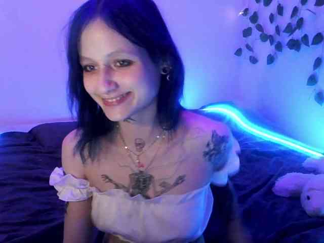EsterErdmond webcam
