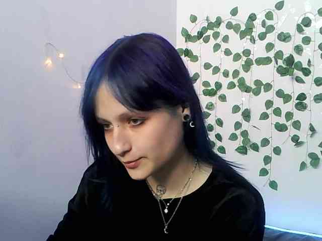 EsterErdmond webcam