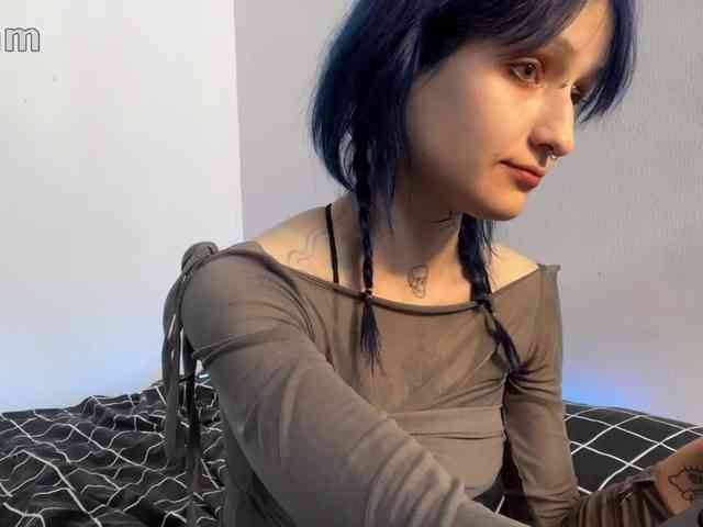 EsterErdmond webcam