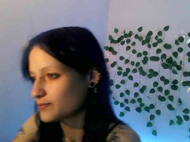 EsterErdmond webcam