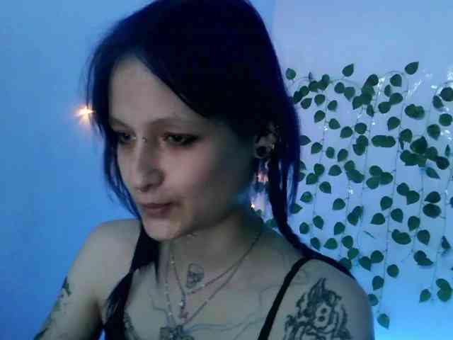 EsterErdmond webcam