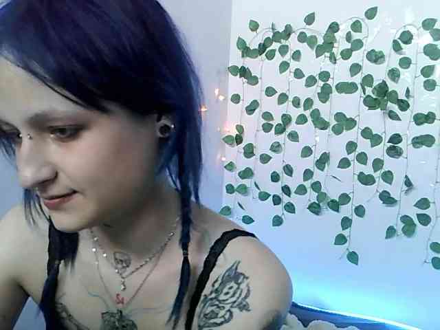 EsterErdmond webcam