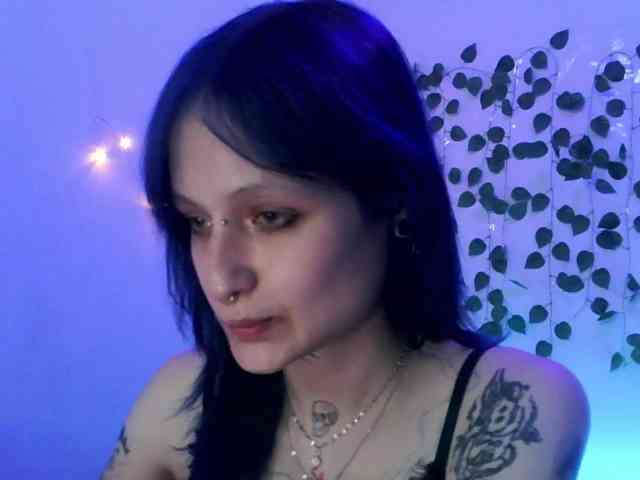EsterErdmond webcam