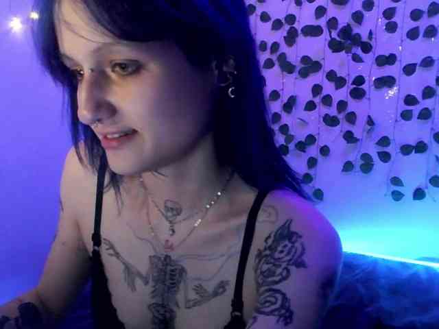 EsterErdmond webcam