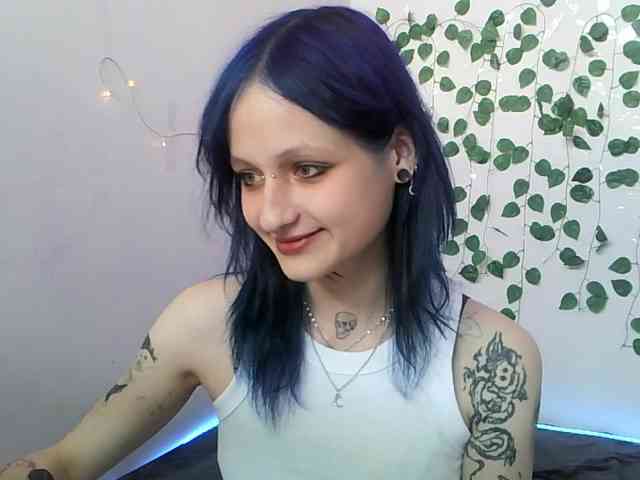 EsterErdmond webcam