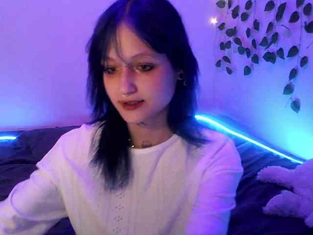 EsterErdmond webcam
