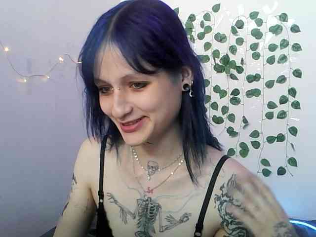 EsterErdmond webcam