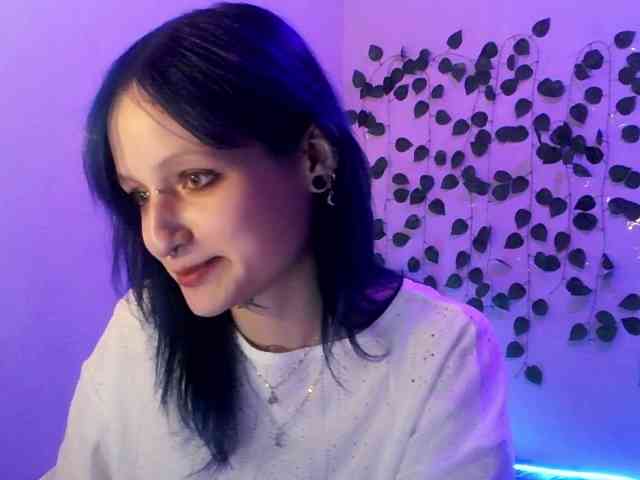 EsterErdmond webcam