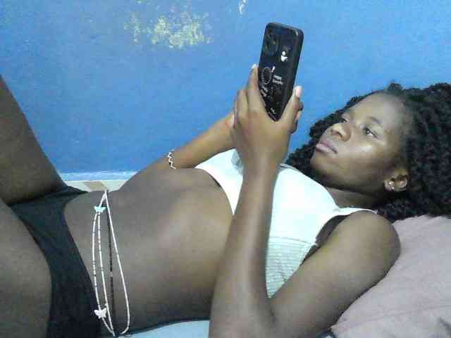 sweet-cherrie Live Webcam on BongaCams