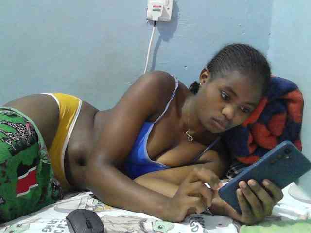 sweet-cherrie webcam