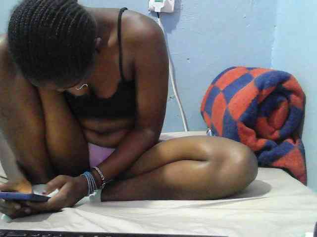 sweet-cherrie Live Webcam on BongaCams