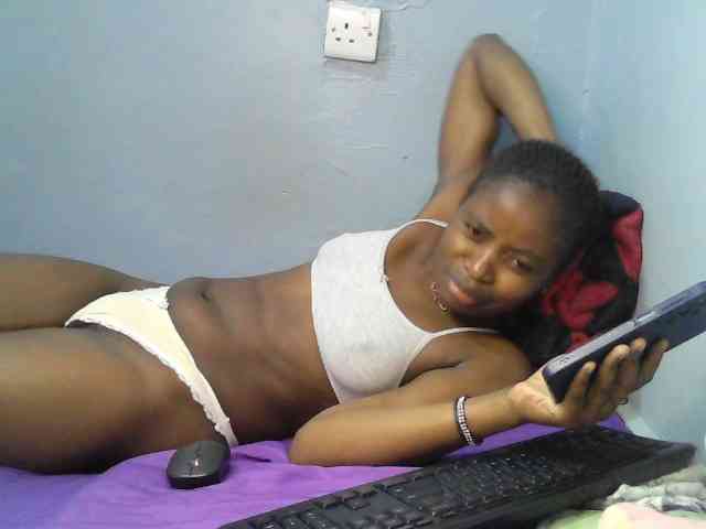 sweet-cherrie Live Webcam on BongaCams