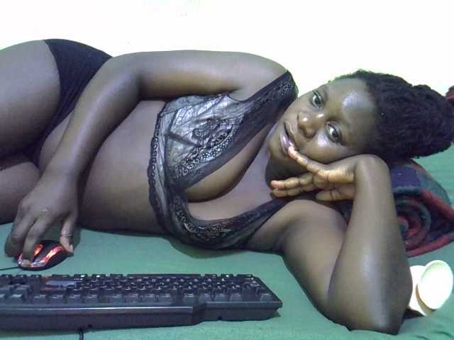 le modèle CUTE-LIZ est en webcam porno dans un show sur le site bongacams, il possède les tags suivants: Ebony,Brunette,Hairy