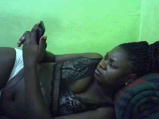 cute-liz Live Webcam on BongaCams